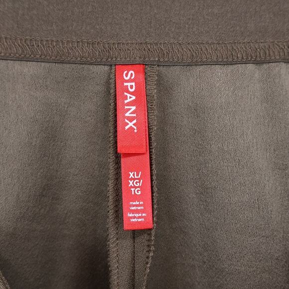 Spanx Crepe Pleated Pull On Short Cedar Brown Size XL NWT - Picture 3 of 6